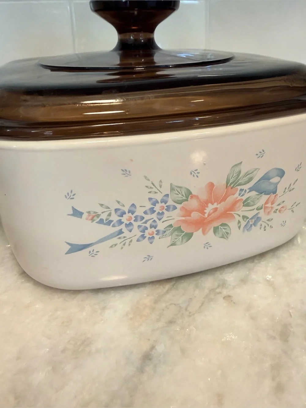Vintage CorningWare Casserole dish w/ amber lid 1.5L
